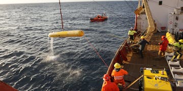 2016 Arctic mapping AUV recovery Charlie Paull